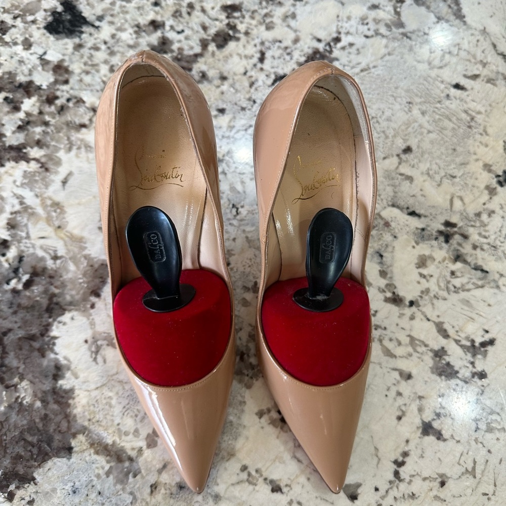 Christian Louboutin So Kate Nude - size 39